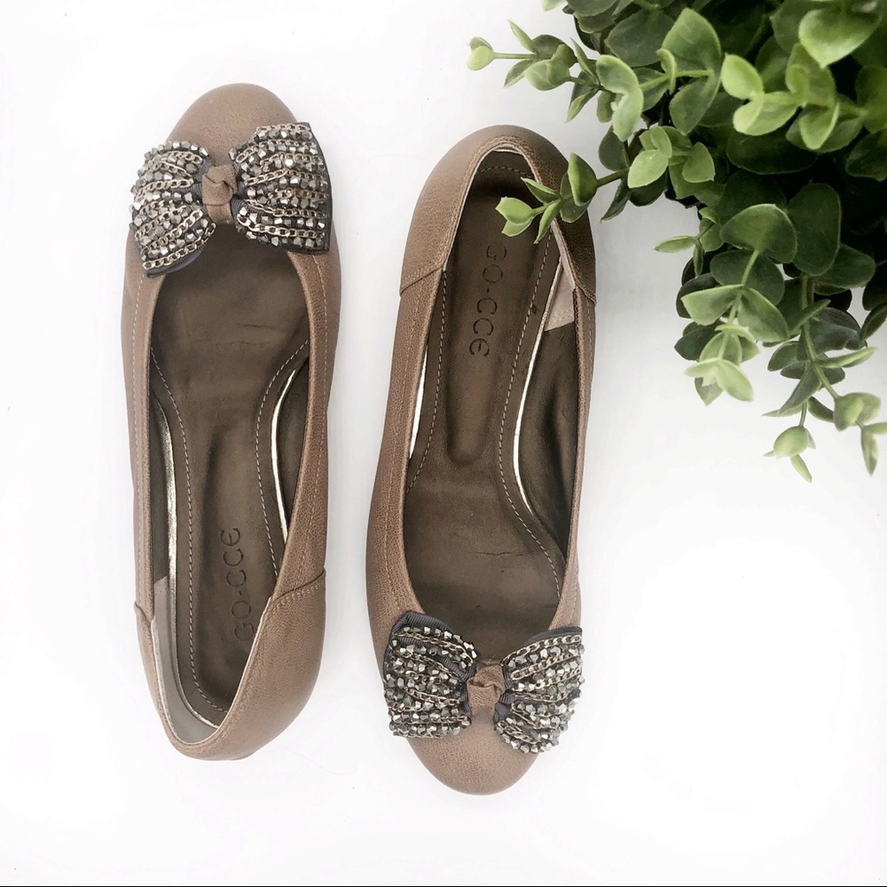 WOMEN’S Sparkle Bling Bow Accented Faux Leather Flats with Chains and Beads - Picture 1 of 11